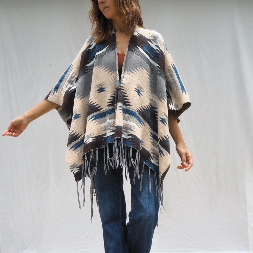 VINTAGE SOUTHWESTERN PONCHO SHAWL - Picture 2 of 4